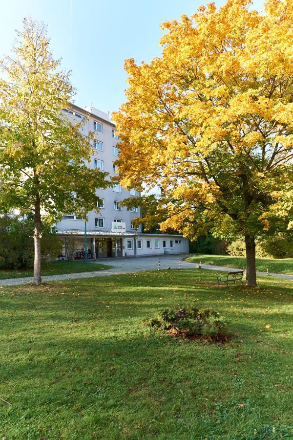 Hostel Huetteldorf Відень Екстер'єр фото
